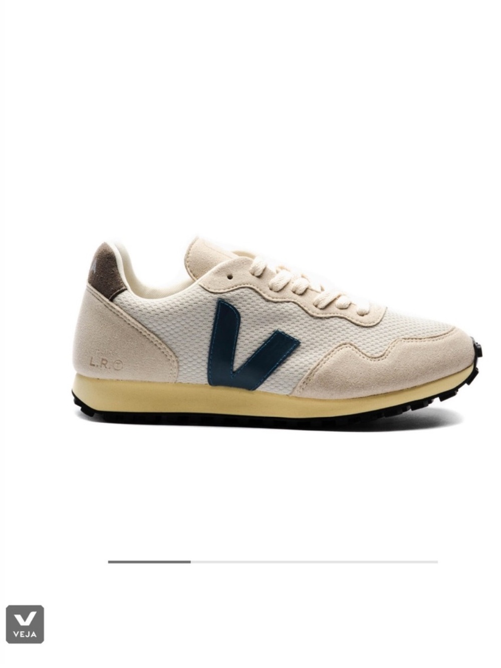 Veja Women’s Cream Sneaker with Navy V